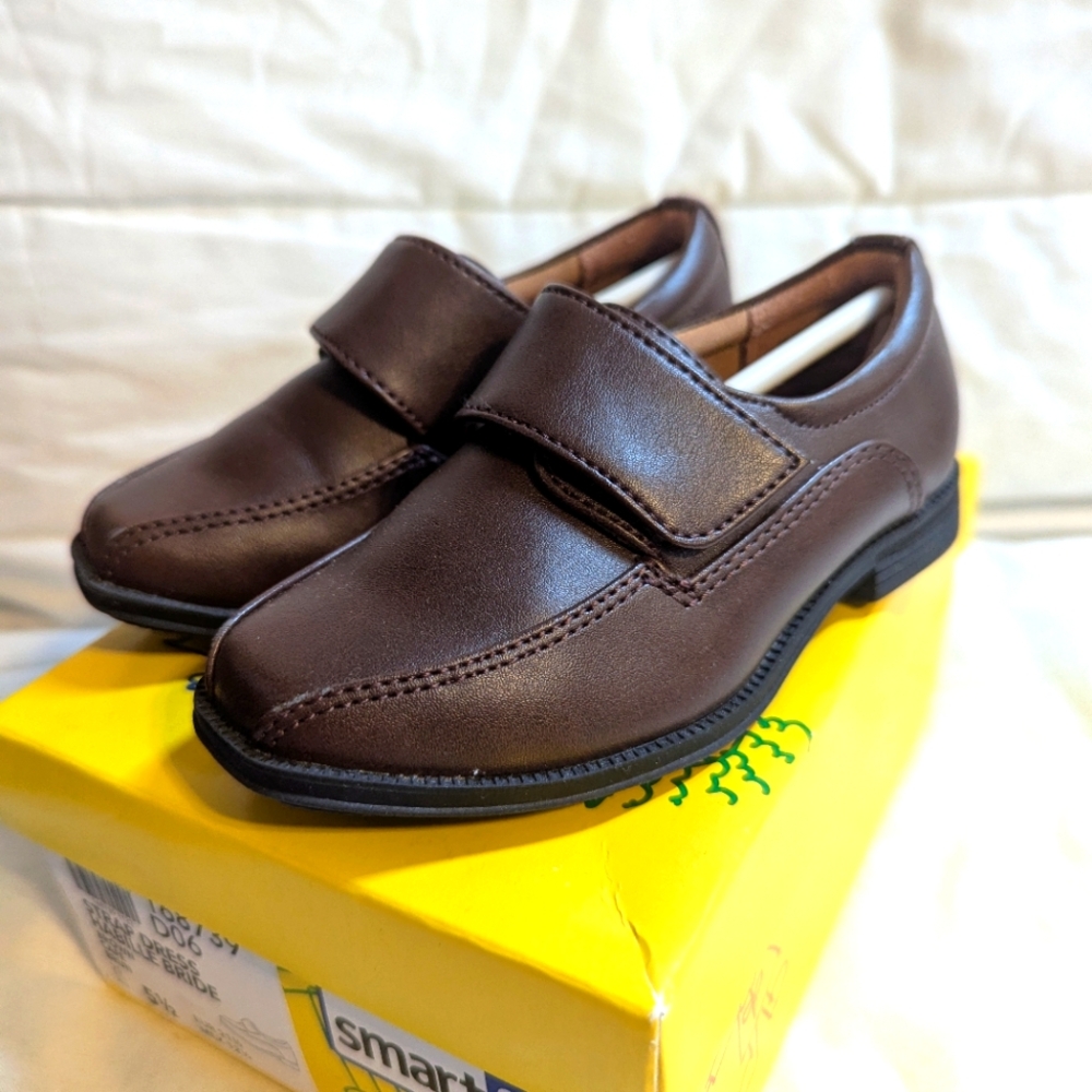 Smartfit Boy's Brown Skid Resistant Dress Shoes Size 5 1/2W